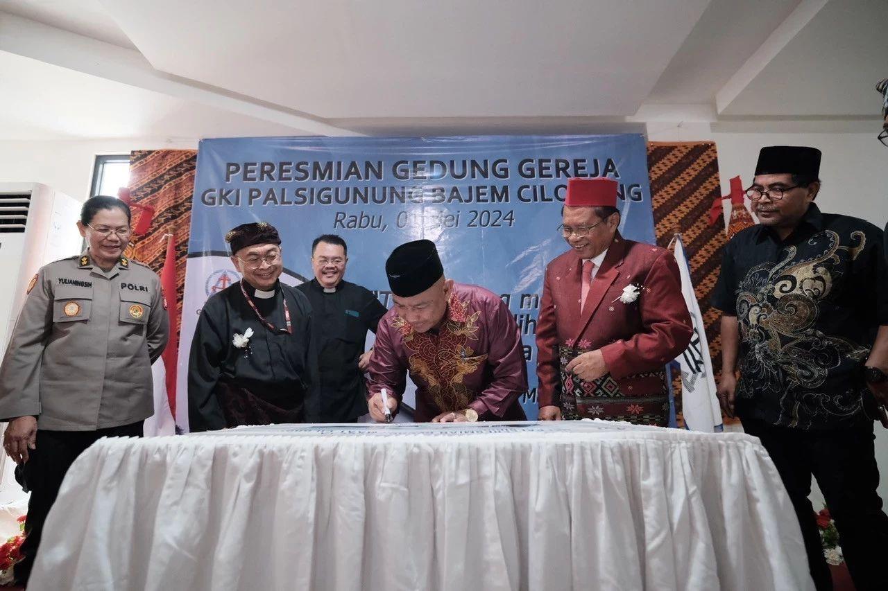 10 Wali Kota Depok Resmikan Gedung GKI Cilodong